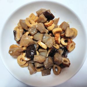 ふうかの作ってみた!投稿(見た目地味だけどめちゃ旨♡椎茸とこんにゃくとちくわの甘辛煮)