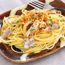 カリカリガーリックと秋刀魚のオイル煮で♪ペペロンチーノ