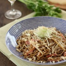 パルミジャーノ レッジャーノで蕎麦パスタ
