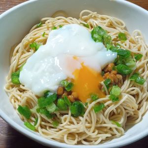 ひろりぃの作ってみた!投稿(10分で絶品腸活主食♡【冷やし納豆蕎麦】)