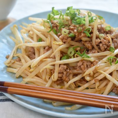 節約メニュー♪もやしとひき肉のピリ辛炒め