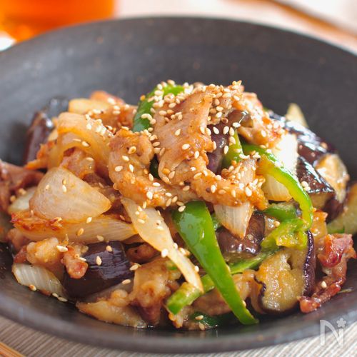 ごはんが進む！豚こまと茄子の胡麻みそ炒め