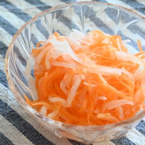 こざかなの作ってみた!投稿(にんじんと大根のなます)
