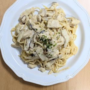 ゆいの作ってみた!投稿(【チキンときのこのワンパンクリームパスタ】お手軽！牛乳で作る)