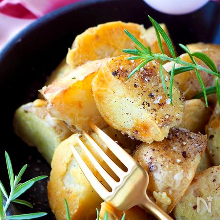 材料2つ シンプルだけどやみつき カリカリチーズポテト By 道添明子 あーぴん レシピサイト Nadia ナディア プロの料理家のおいしいレシピ