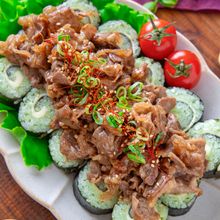 やみつき激うま！【甘辛ガパオ風牛肉のせ バジルチーズキンパ】