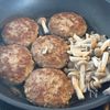 家族大満足♡【トマト煮込みハンバーグ】の工程2