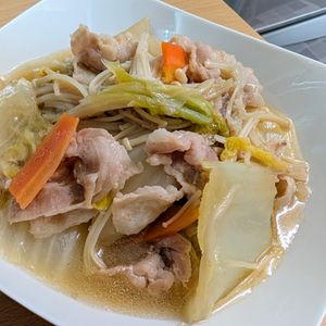 まゆのの作ってみた!投稿(行列の定食屋さんの🍚とろとろ豚バラ白菜の和風うま煮🤩)