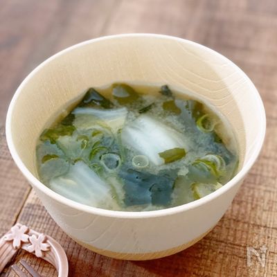 【低カロリー】白菜とわかめとねぎの味噌汁
