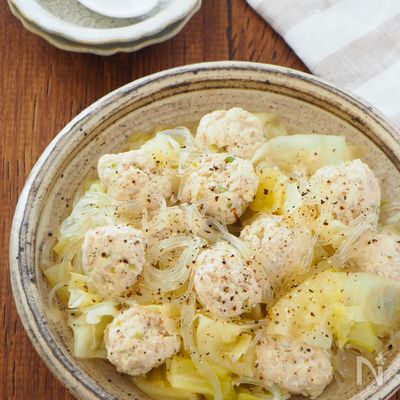 ふわっふわ♪豆腐入り鶏団子とキャベツの煮物