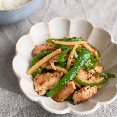 【しっとり♡】鶏むねのチンジャオロース風