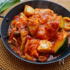お家にある野菜と♪かぼちゃとチキンのトマト煮