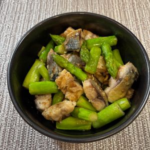 楽ラク手抜キッチン🐶🐾の作ってみた!投稿(【塩サバのガリバタ炒め】ウソみたいに簡単おいしい)