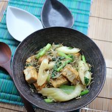 セロリの消費に!セロリと厚揚げの小松菜じゃこ炒め
