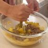 まさかのあれで!?【油揚げコロッケ】の工程3