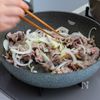 さっぱり美味しい◎夏野菜と豚肉のレモン塩麹炒めの工程1