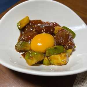 ぽちゃこの作ってみた!投稿(【マグロとアボカドのやみつきユッケ】濃厚な美味しさに浸る！！)