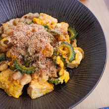 【プロの技で苦味控えめ！】ゴーヤチャンプルー