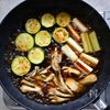 焼き目がごちそう！「ズッキーニと舞茸と長ねぎの焼きびたし」の工程3