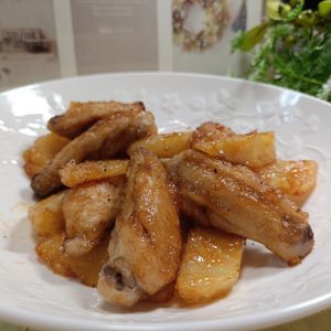 AKARI☆の作ってみた!投稿(新じゃがでカリッジュワ〜なおつまみ！甘辛手羽じゃが)