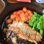 スキレットで！豚肉とミニトマトのソテー＊バルサミコソース