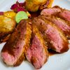 【鴨肉の赤ワインソース】