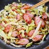もやしとウインナーと卵の🍚ぶっ濃いトンテキソース炒め🤩の工程2