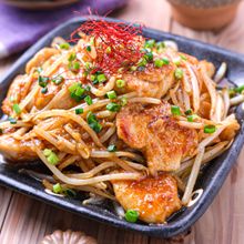 【鶏むね肉ともやしの焼肉炒め】ご飯が進みまくる最強節約飯！