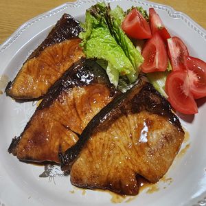 ナムディの作ってみた!投稿(【ぶりのはちみつ生姜照り焼き】ご飯が進む♪)