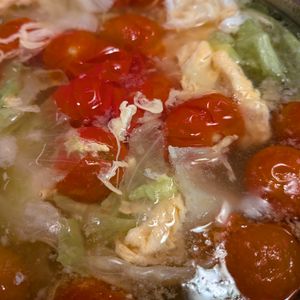 たぐともの作ってみた!投稿(レタスとトマトのサンラータン)