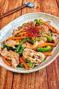 【豚こまでプルコギ風炒め】新玉ねぎで旬を味わう♪節約おかず◎