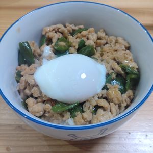 きらまろの作ってみた!投稿(とろうま！鶏そぼろピーマンの濃厚肉味噌ごはん)