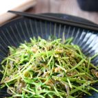 味付けはたったの一つ♡豆苗のじゃこ炒め