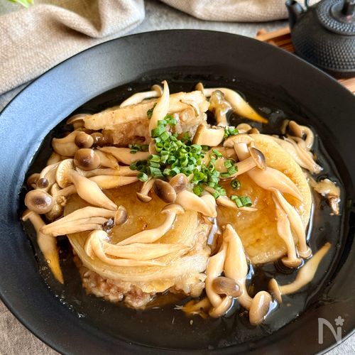 玉ねぎとろ甘♡簡単【玉ねぎのはさみ焼き きのこあんかけ】