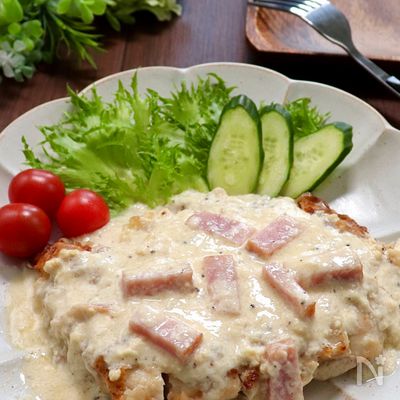 濃厚大満足♡ガーリックチキンステーキのカルボナーラ風ソース