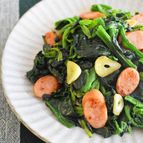 【ほうれん草とソーセージのソテー】冷凍野菜で簡単！
