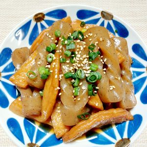 よっこの作ってみた!投稿(ご飯が進む懐かし副菜☆『こんにゃくとまる天の甘辛煮』)