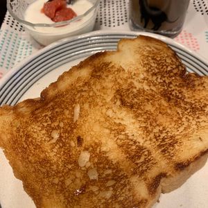 ぐ〜たら子の作ってみた!投稿(5分で完成!一度食べたら虜♡【シュガートースト】)