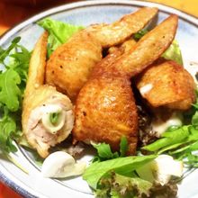 チーズといんげん入り手羽先のから揚げ