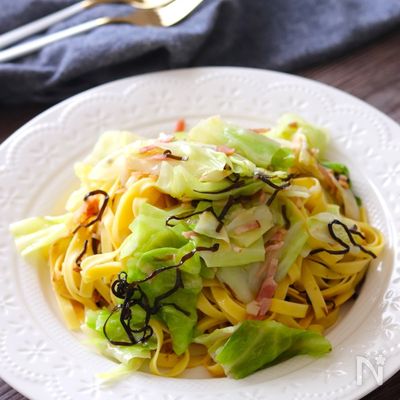 【キャベツと塩昆布のガーリックパスタ】風味の良い和風パスタ♪