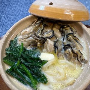 楽ラク手抜キッチン🐶🐾の作ってみた!投稿(【ごちそううどん】牡蠣とほうれん草の豆乳煮込みうどん♪)