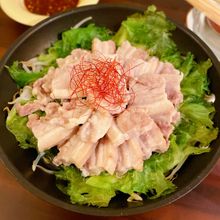 適当に入れて待つだけ。旨すぎる【豚バラの酒蒸し】