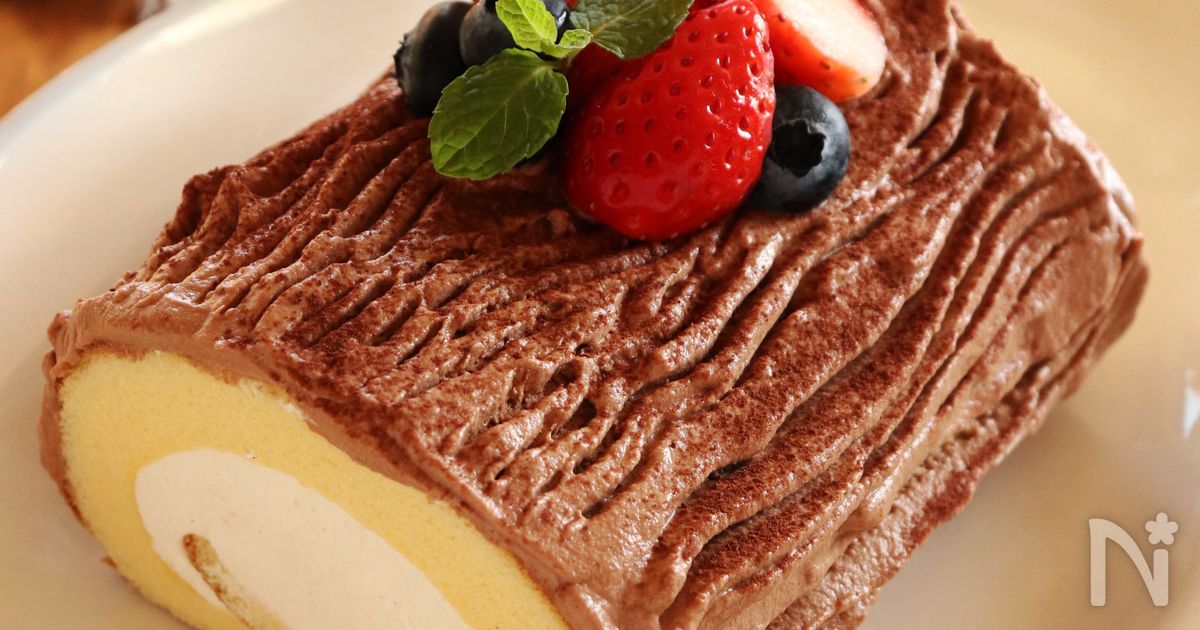 市販のロールケーキで作る ブッシュドノエル By 松井さゆり レシピサイト Nadia ナディア プロの料理家のおいしいレシピ 市販のロールケーキで作る ブッシュドノエル By 松井さゆり レシピサイト Nadia ナディア プロの料理家のおいしいレシピ