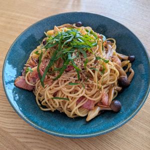 あみの作ってみた!投稿(【青じそ香る】めんつゆバターの和風ガーリックスパ#味付け簡単)