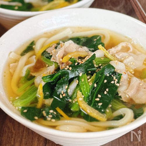 【豚肉とほうれん草のうどん 柚子胡椒風味】つゆがクセになる♪