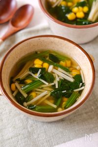 【ほうれん草とコーンとえのきのあっさりスープ】すぐできる！