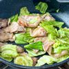 【ワンパン10分◎絶品】とろたまキャベツのうま塩豚ばら丼の工程2