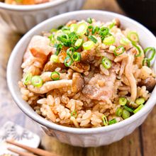 【豚バラきのこのポン酢炊き込みご飯】調味料２つで簡単！