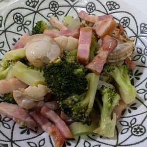 たかし（娘2人）の作ってみた!投稿(1株ぺろり♪ブロッコリーとベビーホタテのバターソテー)