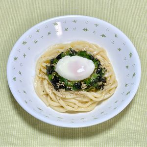 キャピタンの作ってみた!投稿(うどんスープを混ぜるだけで簡単！釜玉ねぎバターうどん)